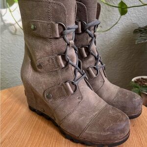 Sorel Joan of Arctic Wedge Leather Brown Lace-Up Boots